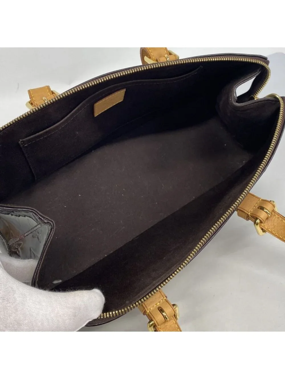 Louis Vuitton Shoulder Bag Vernis Rosewood Avenue Amarante